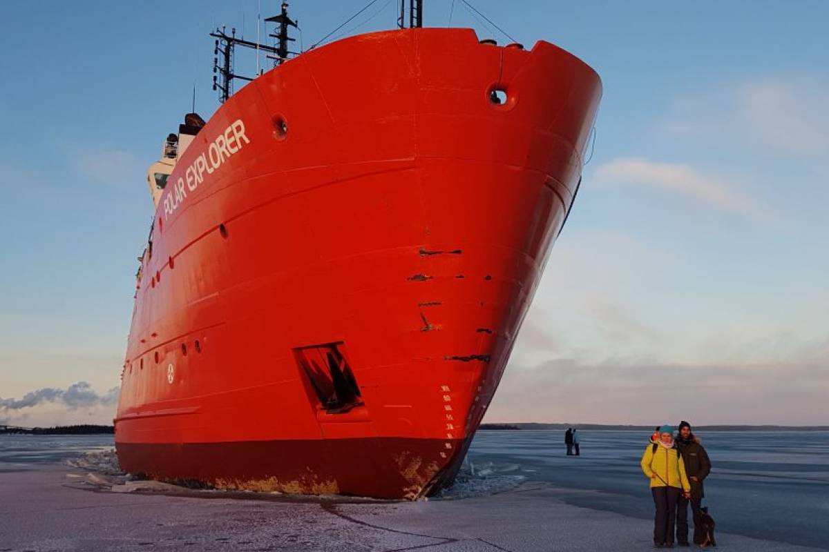 GROUP TOUR TO POLAR EXPLORER ICEBREAKER & ICE FLOATING | Easy Travel